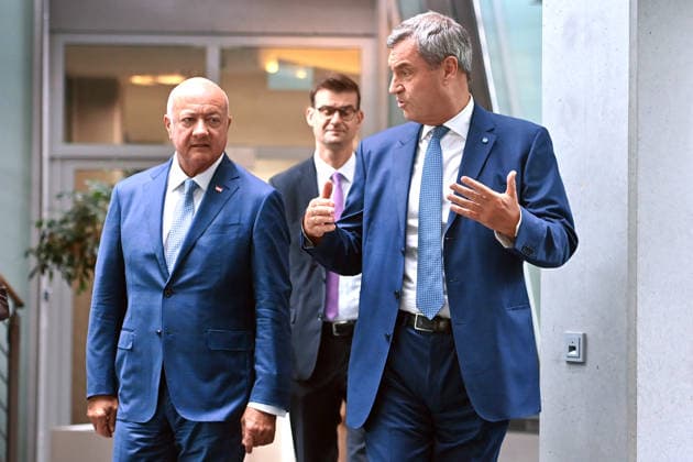 From left: Dr. Christian Stocker, OEVP Chairman and Federal Chancellor of the Republic of Austria, and Markus SOEDER, Minister-President of Bavaria and CSU Chairman, at a press conference following the CSU Party Executive Committee’s closed-door meeting on September 14, 2026, at the CSU State Headquarters in Munich