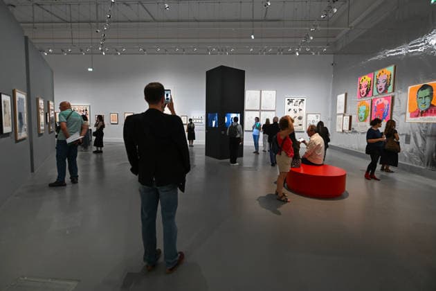 Andy Warhol, Line and Image—The exhibition, running from September 16, 2026, to January 10, 2027, brings together approximately 150 drawings, as well as paintings, silkscreen prints on paper, photographs, and archival documents at the Musée du Luxembourg in Paris. Andy Warhol, Line and Image—The exhibition, running from September 16, 2026, to January 10, 2027, brings together approximately 150 drawings, as well as paintings, silkscreen prints on paper, photographs, and archival documents at the Musée du Luxembourg in Paris 459674 2026 09 14 Copyright: xL.Urmanx xStarfacex STAR_459674_022