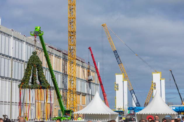 Topping-Out Ceremony for the ESMC Chip Factory in Dresden Topping-Out Ceremony for the ESMC Chip Factory in Dresden Dresden, Saxony, Germany