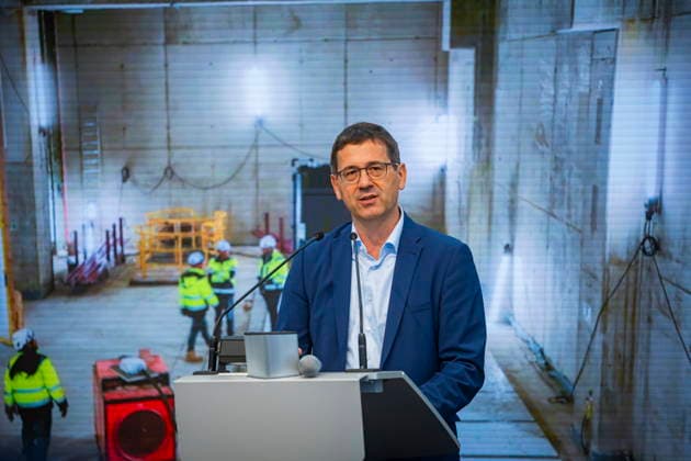 Topping-Out Ceremony for the ESMC Chip Factory in Dresden Topping-Out Ceremony for the ESMC Chip Factory in Dresden Christian Koitzsch, President of the European Semiconductor Manufacturing Company (ESMC) in Dresden, Saxony, Germany