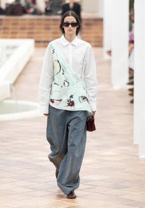 Adolfo Domínguez Fashion Show at Mercedes-Benz Fashion Week Adolfo Domínguez fashion show as part of Mercedes-Benz Fashion Week, held at the Greenhouse of the Palacio de Cristal in Arganzuela on September 14, 2026, in Madrid, Spain. Adolfo Domínguez, founded in 1976 by designer Adolfo Domínguez, has 350 retail locations worldwide, as well as an online sales channel distributing to 26 countries and a workforce of nearly 1,000 professionals. The fashion group is currently led by Adriana Domínguez, the designer’s eldest daughter, who serves as executive president. SEPTEMBER 14, 2026 Madrid, Spain Copyright: xEduardoxParrax 7774859