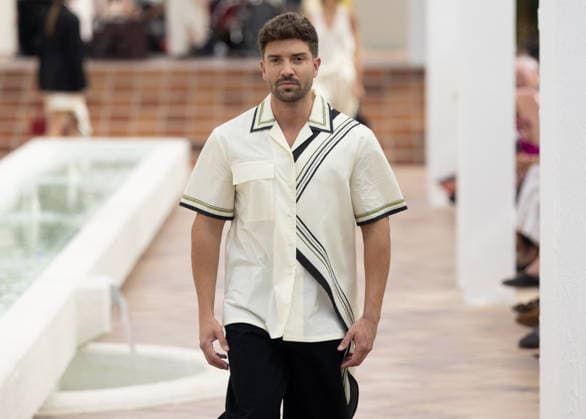 Adolfo Domínguez Fashion Show at MBFWM Singer-songwriter Pablo Alborán during the Adolfo Domínguez fashion show as part of Mercedes-Benz Fashion Week, held at the Invernadero of the Palacio de Cristal in Arganzuela on September 14, 2026, in Madrid, Spain September 14, 2026 Madrid Madrid, Spain  Copyright: xEduardoxParrax 7774907