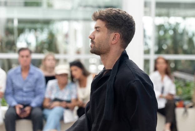 Adolfo Domínguez Fashion Show at MBFWM Singer-songwriter Pablo Alborán during the Adolfo Domínguez fashion show as part of Mercedes-Benz Fashion Week, held at the Invernadero of the Palacio de Cristal in Arganzuela on September 14, 2026, in Madrid, Spain September 14, 2026 Madrid Madrid, Spain  Copyright: xEduardoxParrax 7774908