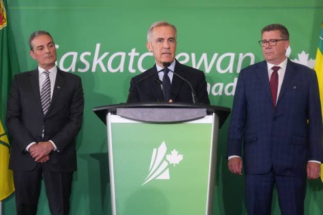 September 14, 2026, Toronto, On, Canada: Prime Minister Mark Carney speaks at Canada s national investment summit as Bell Canada CEO Mirko Bibic, left, and Saskatchewan Premier Scott Moe look on, in Toronto, on Monday, Sept. 14, 2026. Toronto Canada - ZUMAc35_ 20260914_zaf_c35_066 Copyright: xNathanxDenettex