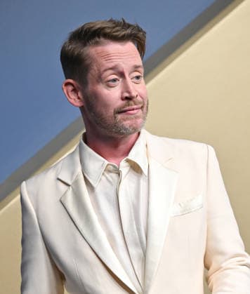 Macaulay Culkin arrives for the 78th annual Primetime Emmy Awards at the Peacock Theater in Los Angeles on Monday, September 14, 2026.  LAP20260914508 CHRISxCHEW