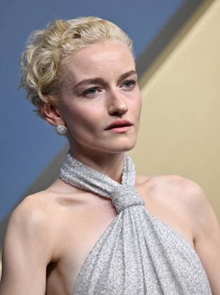 Julia Garner arrives for the 78th annual Primetime Emmy Awards at the Peacock Theater in Los Angeles on Monday, September 14, 2026.  LAP20260914528 CHRISxCHEW