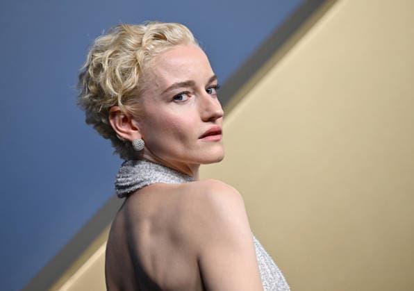 Julia Garner arrives for the 78th annual Primetime Emmy Awards at the Peacock Theater in Los Angeles on Monday, September 14, 2026.  LAP20260914529 CHRISxCHEW