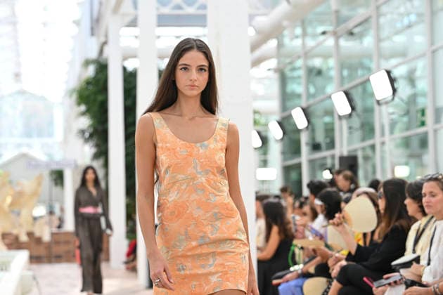 Pedro del Hierro - Mercedes Benz Fashion Week Madrid, Spain - 14 Sep 2026 A model parades with Pedro del Hierro design during the Mercedes Benz Fashion Week Madrid at Cibeles Palace in Madrid. Madrid Spain Copyright: xAtilanoxGarciax xSOPAxImagesx PHOTO07374