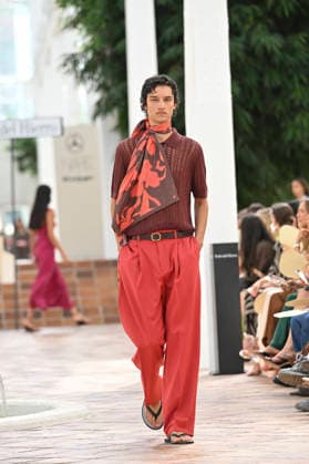 Pedro del Hierro - Mercedes Benz Fashion Week Madrid, Spain - 14 Sep 2026 A model parades with Pedro del Hierro design during the Mercedes Benz Fashion Week Madrid at Cibeles Palace in Madrid. Madrid Spain Copyright: xAtilanoxGarciax xSOPAxImagesx PHOTO07386