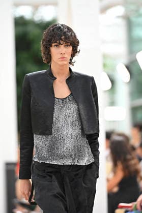 Pedro del Hierro - Mercedes Benz Fashion Week Madrid, Spain - 14 Sep 2026 A model parades with Pedro del Hierro design during the Mercedes Benz Fashion Week Madrid at Cibeles Palace in Madrid. Madrid Spain Copyright: xAtilanoxGarciax xSOPAxImagesx PHOTO07421