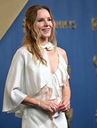 Kristen Bell arrives for the 78th annual Primetime Emmy Awards at the Peacock Theater in Los Angeles on Monday, September 14, 2026.  LAP20260914609 CHRISxCHEW