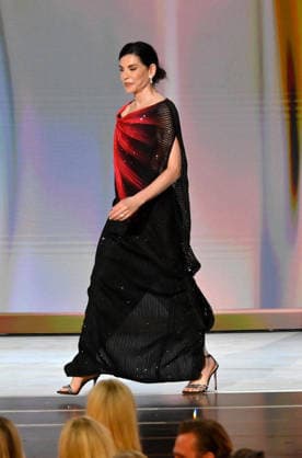 Julianna Margulies walks on stage during the 78th annual Primetime Emmy Awards at the Peacock Theater in Los Angeles on Monday, September 14, 2026.  LAP20260914144 JIMxRUYMEN