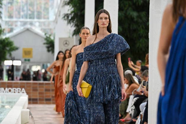 Simorra - Mercedes Benz Fashion Week Madrid, Spain - sep 2026 A model parades with Simorra design during Mercedes Benz Fashion Week Madrid Cibeles Palace in Madrid, 14 of February of 2026 Spain Madrid Spain Copyright: xAtilanoxGarciax xSOPAxImagesx PHOTO07538
