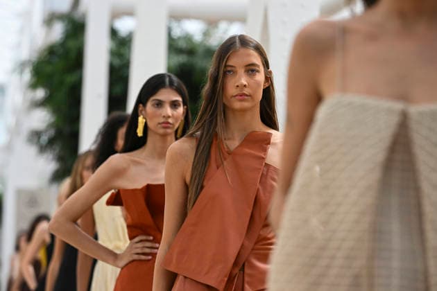 Simorra - Mercedes Benz Fashion Week Madrid, Spain - sep 2026 A model parades with Simorra design during Mercedes Benz Fashion Week Madrid Cibeles Palace in Madrid, 14 of February of 2026 Spain Madrid Spain Copyright: xAtilanoxGarciax xSOPAxImagesx PHOTO07540