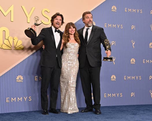 78th Primetime Emmy Awards - Press Room Jason Bateman, Linda Cardellini and David Harbour in the press room at the 78th Primetime Emmy Awards held at the Peacock Theater on September 14, 2026 in Los Angeles, California. Los Angeles Peacock Theater California USA Copyright: xTammiexArroyo AFF-USA.comx
