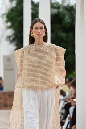Simorra - Mercedes Benz Fashion Week Madrid, Spain - sep 2026 A model parades with Simorra design during Mercedes Benz Fashion Week Madrid Cibeles Palace in Madrid, 14 of February of 2026 Spain Madrid Spain Copyright: xAtilanoxGarciax xSOPAxImagesx PHOTO07553