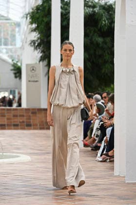 Simorra - Mercedes Benz Fashion Week Madrid, Spain - sep 2026 A model parades with Simorra design during Mercedes Benz Fashion Week Madrid Cibeles Palace in Madrid, 14 of February of 2026 Spain Madrid Spain Copyright: xAtilanoxGarciax xSOPAxImagesx PHOTO07555