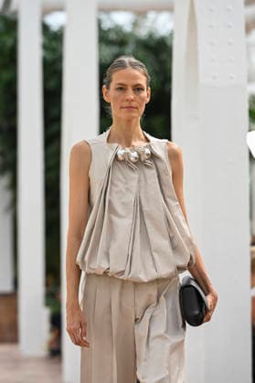 Simorra - Mercedes Benz Fashion Week Madrid, Spain - sep 2026 A model parades with Simorra design during Mercedes Benz Fashion Week Madrid Cibeles Palace in Madrid, 14 of February of 2026 Spain Madrid Spain Copyright: xAtilanoxGarciax xSOPAxImagesx PHOTO07556