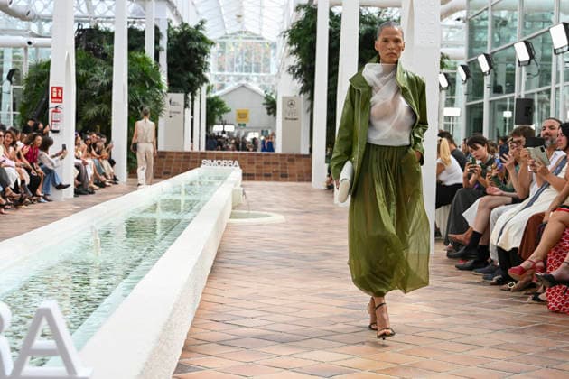 Simorra - Mercedes Benz Fashion Week Madrid, Spain - sep 2026 A model parades with Simorra design during Mercedes Benz Fashion Week Madrid Cibeles Palace in Madrid, 14 of February of 2026 Spain Madrid Spain Copyright: xAtilanoxGarciax xSOPAxImagesx PHOTO07557