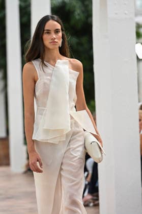 Simorra - Mercedes Benz Fashion Week Madrid, Spain - sep 2026 A model parades with Simorra design during Mercedes Benz Fashion Week Madrid Cibeles Palace in Madrid, 14 of February of 2026 Spain Madrid Spain Copyright: xAtilanoxGarciax xSOPAxImagesx PHOTO07569