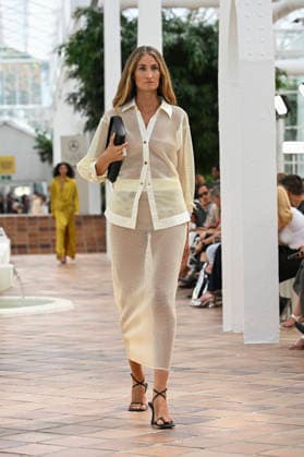 Simorra - Mercedes Benz Fashion Week Madrid, Spain - sep 2026 A model parades with Simorra design during Mercedes Benz Fashion Week Madrid Cibeles Palace in Madrid, 14 of February of 2026 Spain Madrid Spain Copyright: xAtilanoxGarciax xSOPAxImagesx PHOTO07570
