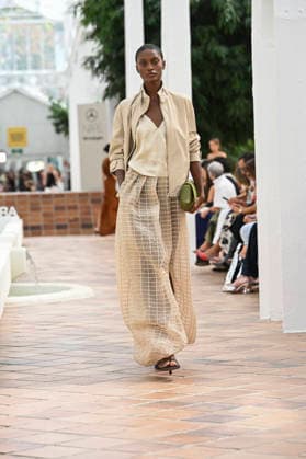 Simorra - Mercedes Benz Fashion Week Madrid, Spain - sep 2026 A model parades with Simorra design during Mercedes Benz Fashion Week Madrid Cibeles Palace in Madrid, 14 of February of 2026 Spain Madrid Spain Copyright: xAtilanoxGarciax xSOPAxImagesx PHOTO07582