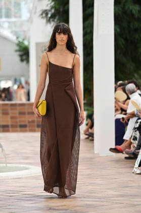 Simorra - Mercedes Benz Fashion Week Madrid, Spain - sep 2026 A model parades with Simorra design during Mercedes Benz Fashion Week Madrid Cibeles Palace in Madrid, 14 of February of 2026 Spain Madrid Spain Copyright: xAtilanoxGarciax xSOPAxImagesx PHOTO07594