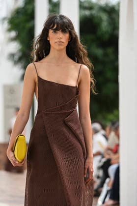 Simorra - Mercedes Benz Fashion Week Madrid, Spain - sep 2026 A model parades with Simorra design during Mercedes Benz Fashion Week Madrid Cibeles Palace in Madrid, 14 of February of 2026 Spain Madrid Spain Copyright: xAtilanoxGarciax xSOPAxImagesx PHOTO07595