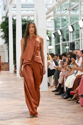 Simorra - Mercedes Benz Fashion Week Madrid, Spain - sep 2026 A model parades with Simorra design during Mercedes Benz Fashion Week Madrid Cibeles Palace in Madrid, 14 of February of 2026 Spain Madrid Spain Copyright: xAtilanoxGarciax xSOPAxImagesx PHOTO07599