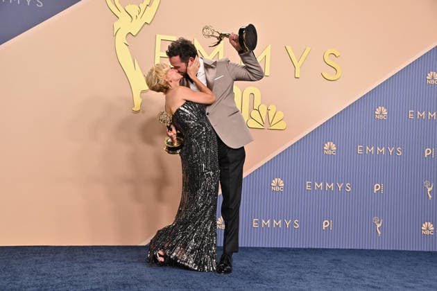 78th Primetime Emmy Awards - Press Room Sara Wells and Noah Wyle in the press room at the 78th Primetime Emmy Awards held at the Peacock Theater on September 14, 2026 in Los Angeles, California. Los Angeles Peacock Theater California USA Copyright: xTammiexArroyo AFF-USA.comx