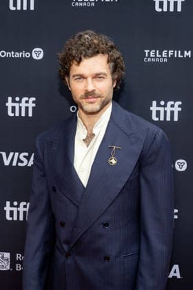 2026 Toronto International Film Festival - A Talent For Murder Premiere Alden Ehrenreich attends the premiere of A Talent For Murder during the 2026 Toronto International Film Festival at Roy Thomson Hall on September 14, 2026 in Toronto, Ontario. Toronto Roy Thomson Hall Ontario Canada Copyright: xPicjer imageSPACEx