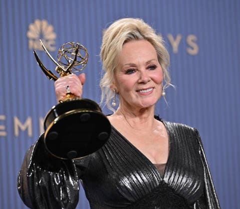 Jean Smart holds the Emmy for Outstanding Lead Actress in a Comedy Series for Hacks backstage during the 78th annual Primetime Emmy Awards at the Peacock Theater in Los Angeles on Monday, September 14, 2026.  LAP20260914236 CHRISxCHEW