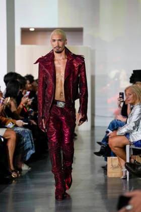 The Blonds Spring 2027 Runway at New York Fashion Week A model walks the runway during The Blonds Spring 2027 and The Blonds 20th Anniversary at New York Fashion Week, held at 643 West 42nd Street in New York City, Monday September 14, 2026. Photography by Jennifer Graylock, Credit:JENNIFER GRAYLOCK Avalon United States, New York, New York, 643 West 42nd Street  Copyright: xJENNIFERxGRAYLOCKx xAvalonx 1134744043