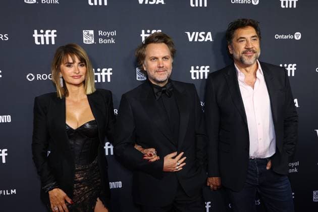 Penelope Cruz, Florian Zeller, Javier Bardem at arrivals for BUNKER Premiere at the Toronto International Film Festival (TIFF) 2026, Roy Thomson Hall, Toronto, ON, September 14, 2026. Photo By: JA Everett Collection BUNKER Premiere at the Toronto International Film Festival (TIFF) 2026 PUBLICATIONXNOTxINxCANxCHNxFRAxITAxJPNxNORxPOLxRUSxESPxUKxUSA