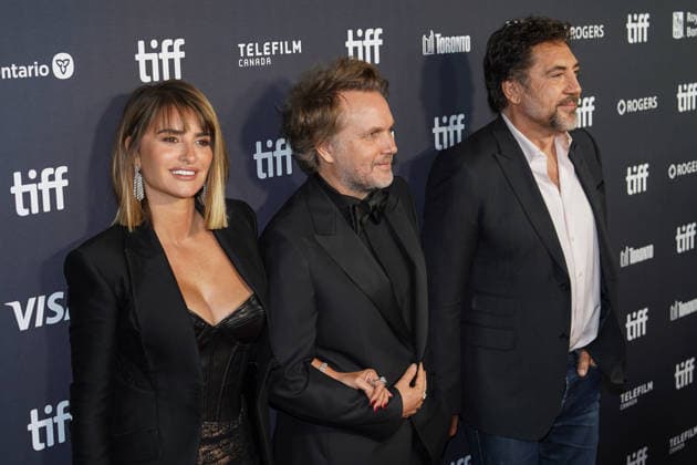 2026 Toronto International Film Festival - ˜Bunker™ Premiere (L-R) Penelope Cruz, Florian Zeller and Javier Bardem attend the red carpet for ˜Bunker™ premiere during the 2026 Toronto International Film Festival (TIFF) at Roy Thompson Hall. on September 14, 2026 in Toronto, Canada. (Photo by Leonardo Ramirez Eyepix Group) Copyright: xLeonardoxRamirez xEyepixxGroupx LR14092026-06420