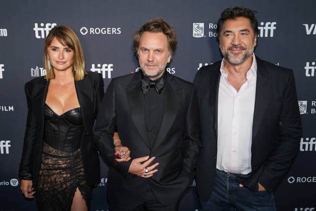 2026 Toronto International Film Festival - ˜Bunker™ Premiere (L-R) Penelope Cruz, Florian Zeller and Javier Bardem attend the red carpet for ˜Bunker™ premiere during the 2026 Toronto International Film Festival (TIFF) at Roy Thompson Hall. on September 14, 2026 in Toronto, Canada. (Photo by Leonardo Ramirez Eyepix Group) Copyright: xLeonardoxRamirez xEyepixxGroupx LR14092026-06465