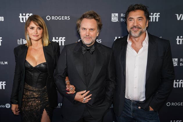 2026 Toronto International Film Festival - ˜Bunker™ Premiere (L-R) Penelope Cruz, Florian Zeller and Javier Bardem attend the red carpet for ˜Bunker™ premiere during the 2026 Toronto International Film Festival (TIFF) at Roy Thompson Hall. on September 14, 2026 in Toronto, Canada. (Photo by Leonardo Ramirez Eyepix Group) Copyright: xLeonardoxRamirez xEyepixxGroupx LR14092026-06466