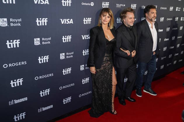 2026 Toronto International Film Festival - ˜Bunker™ Premiere (L-R) Penelope Cruz, Florian Zeller and Javier Bardem attend the red carpet for ˜Bunker™ premiere during the 2026 Toronto International Film Festival (TIFF) at Roy Thompson Hall. on September 14, 2026 in Toronto, Canada. (Photo by Leonardo Ramirez Eyepix Group) Copyright: xLeonardoxRamirez xEyepixxGroupx LR14092026-06423