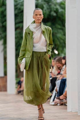 Models present creations from Simorra s FOLD IN collection for spring-summer 2027 during Mercedes-Benz Fashion Week Madrid. The Barcelona-based label, founded in 1978 by Javier Simorra, explores shapes, curves and the fold as a central element in this collection, with garments that adapt to the body and celebrate a beauty that resists rigidity. September 14,2026. (202609141408)