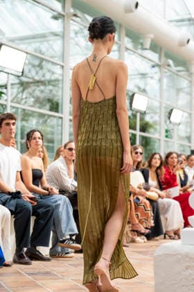 Models present creations from Simorra s FOLD IN collection for spring-summer 2027 during Mercedes-Benz Fashion Week Madrid. The Barcelona-based label, founded in 1978 by Javier Simorra, explores shapes, curves and the fold as a central element in this collection, with garments that adapt to the body and celebrate a beauty that resists rigidity. September 14,2026. (202609141417)