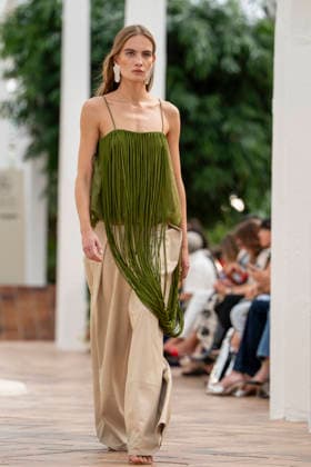 Models present creations from Simorra s FOLD IN collection for spring-summer 2027 during Mercedes-Benz Fashion Week Madrid. The Barcelona-based label, founded in 1978 by Javier Simorra, explores shapes, curves and the fold as a central element in this collection, with garments that adapt to the body and celebrate a beauty that resists rigidity. September 14,2026. (202609141550)