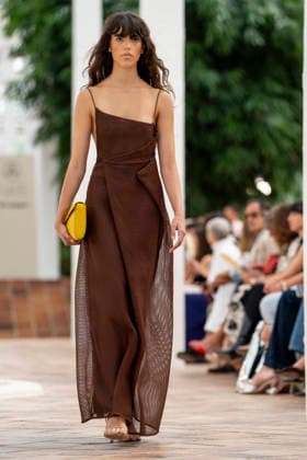 Models present creations from Simorra s FOLD IN collection for spring-summer 2027 during Mercedes-Benz Fashion Week Madrid. The Barcelona-based label, founded in 1978 by Javier Simorra, explores shapes, curves and the fold as a central element in this collection, with garments that adapt to the body and celebrate a beauty that resists rigidity. September 14,2026. (202609141587)