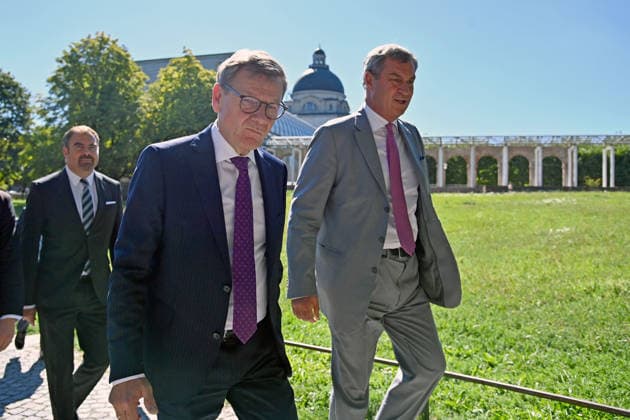 Markus SOEDER, Minister-President of Bavaria and Chairman of the CSU, Johann Wadephul, Federal Minister of Foreign Affairs, and Florian HAHN at a press conference following a meeting of the Council of Ministers at the Prinz Carl Palais in Munich on September 15, 2026