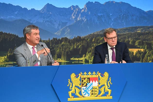 From left: Markus SOEDER, Minister-President of Bavaria and CSU Chairman, and Johann Wadephul, Federal Minister of Foreign Affairs, at a press conference following a meeting of the Council of Ministers at the Prinz Carl Palais in Munich on September 15, 2026