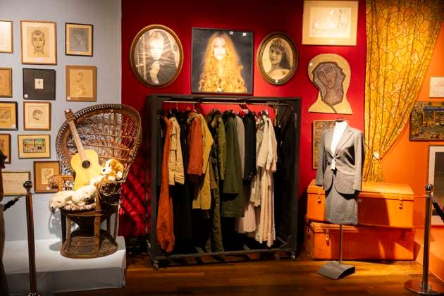 Personal Belongings of Brigitte Bardot to be Auctioned - Paris This photograph shows details of an exhibition ahead of an auction of Brigitte Bardot s personal belongings at Hotel Drouot in Paris on September 15, 2026, ahead of an auction of her memorabilia and clothing.Photo by Eliot Blondet ABACAPRESS.COM Paris France France  Copyright: xBlondetxEliot ABACAx