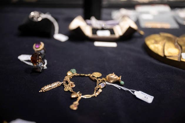 Personal Belongings of Brigitte Bardot to be Auctioned - Paris This photograph shows details of an exhibition ahead of an auction of Brigitte Bardot s personal belongings at Hotel Drouot in Paris on September 15, 2026, ahead of an auction of her memorabilia and clothing.Photo by Eliot Blondet ABACAPRESS.COM Paris France France  Copyright: xBlondetxEliot ABACAx