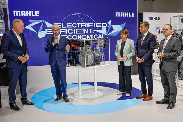 Opening of IAA Transportation 2026 with a tour of the exhibition; visit to the Mahle booth (from left to right): Steffen Bilger (CDU), Federal Minister of Transportation of the Federal Republic of Germany; Hildegard Müller, President of the German Association of the Aut
