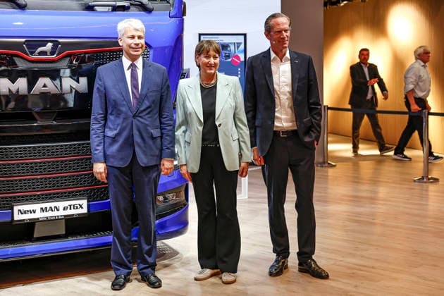 Opening of IAA Transportation 2026 with a tour of the exhibition; visit to the MAN booth. From left to right: Steffen Bilger (CDU), Federal Minister of Transportation of the Federal Republic of Germany; Hildegard Müller, President of the German Association of the Automotive Industry (VDA); n n Hanover, Hanover Messe, Lower Saxony, Hanover Region, Germany