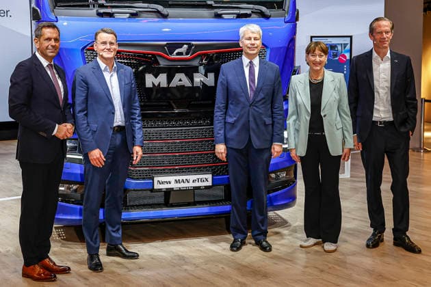 Opening of IAA Transportation 2026 with a tour of the exhibition; visit to the MAN booth (from left to right): Olaf Lies (SPD), Minister President of Lower Saxony; Steffen Bilger (CDU), Federal Minister of Transportation of the Federal Republic of Germany; Hildegard Müller, President of the German Association of the Automotive Industry (VDA); Hannover, Hannover