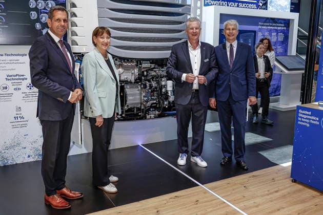Opening of IAA Transportation 2026 with a tour of the exhibition; visit to the Schmitz Cargobull booth (from left to right): Olaf Lies (SPD), Hildegard Müller, Minister-President of Lower Saxony and President of the German Association of the Automotive Industry (VDA); below: Steffen Bilger (CDU), Federal Minister of Transportation of the Federal